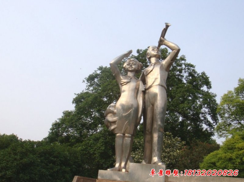 不锈钢男孩与女孩雕塑，校园不锈钢雕塑，不锈钢和谐雕塑