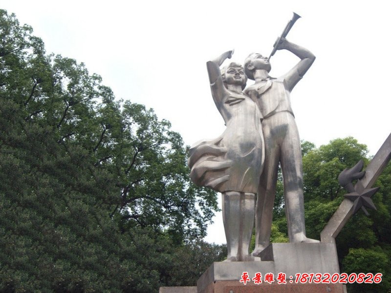 不锈钢男孩与女孩雕塑，校园不锈钢雕塑