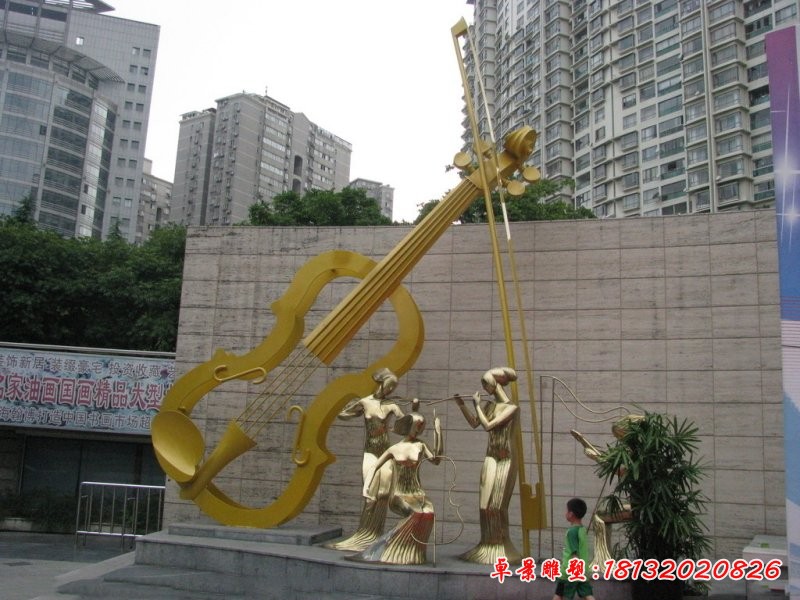 不锈钢抽象演奏的人物和大提琴雕塑