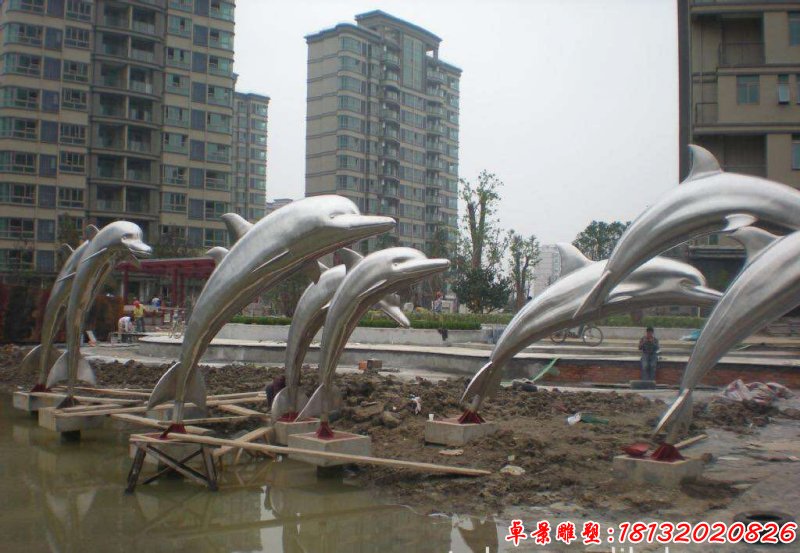 不锈钢条鱼的海豚，小区动物雕塑