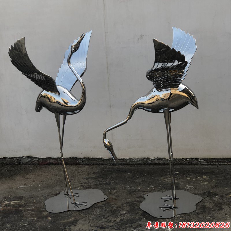 不锈钢锻造仙鹤展翅雕塑