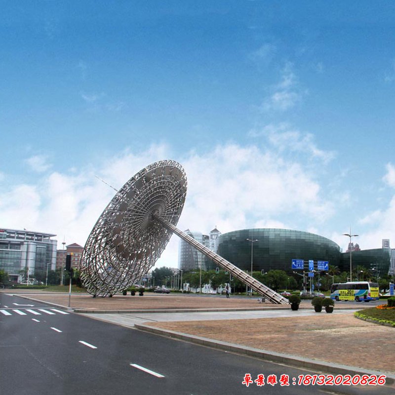 抽象创意线条倾斜广场雕塑，不锈钢景观雕塑