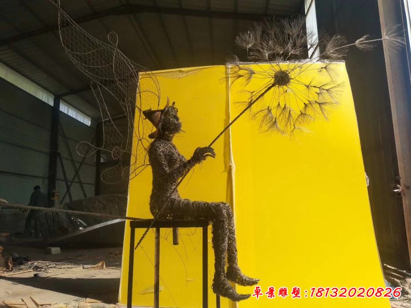 不锈钢编织手拿蒲公英的稻草人雕塑 (9)
