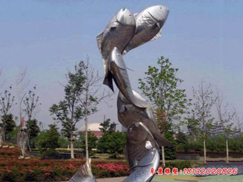 跳跃的鲤鱼