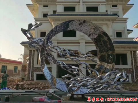 抽象鱼群造型