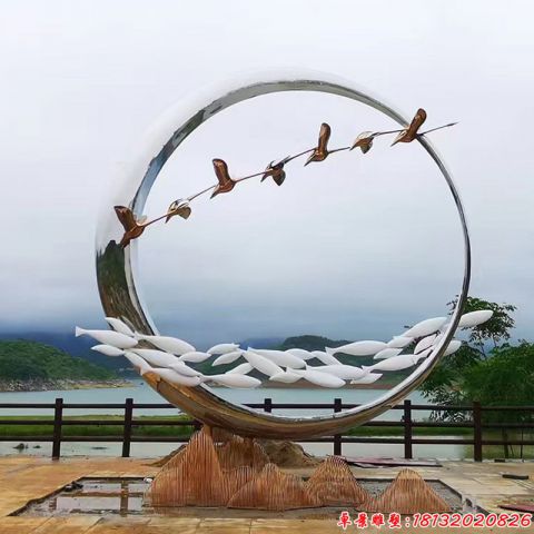 公园圆环大雁和鱼群